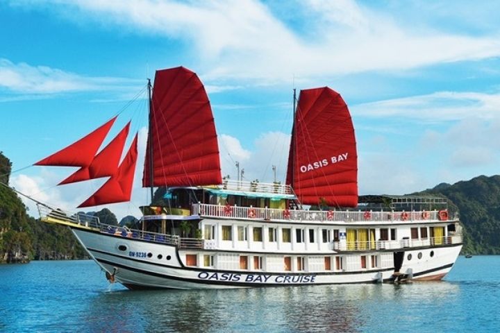 Oasis Bay Cruise 4* - Halong Bay Tour